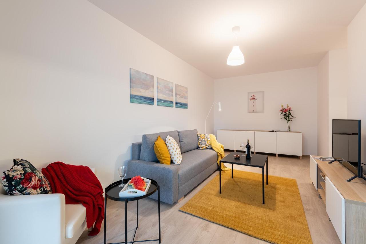 P&O Corporate Serviced Apartments Cybernetyki Warszawa Exteriör bild